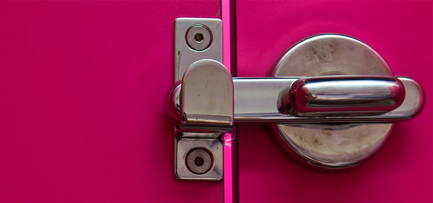 Childproof Gate Lock in Carpentersville, Illinois